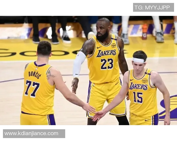 湖人队詹姆斯发展联盟训练进展顺利，运动状态良好接近回归合练